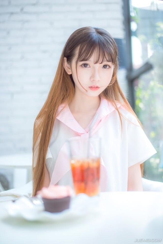 岁月极美，在于它必然的流逝。春花秋月夏日冬雪。